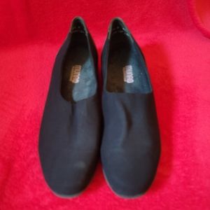 Munro slip ons